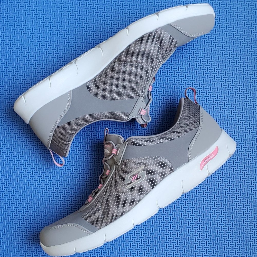 Skechers Arch Fit Refine - Her Best